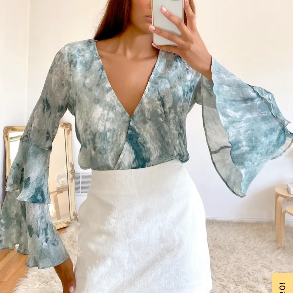 NWT teal ruffle sleeve bodysuit